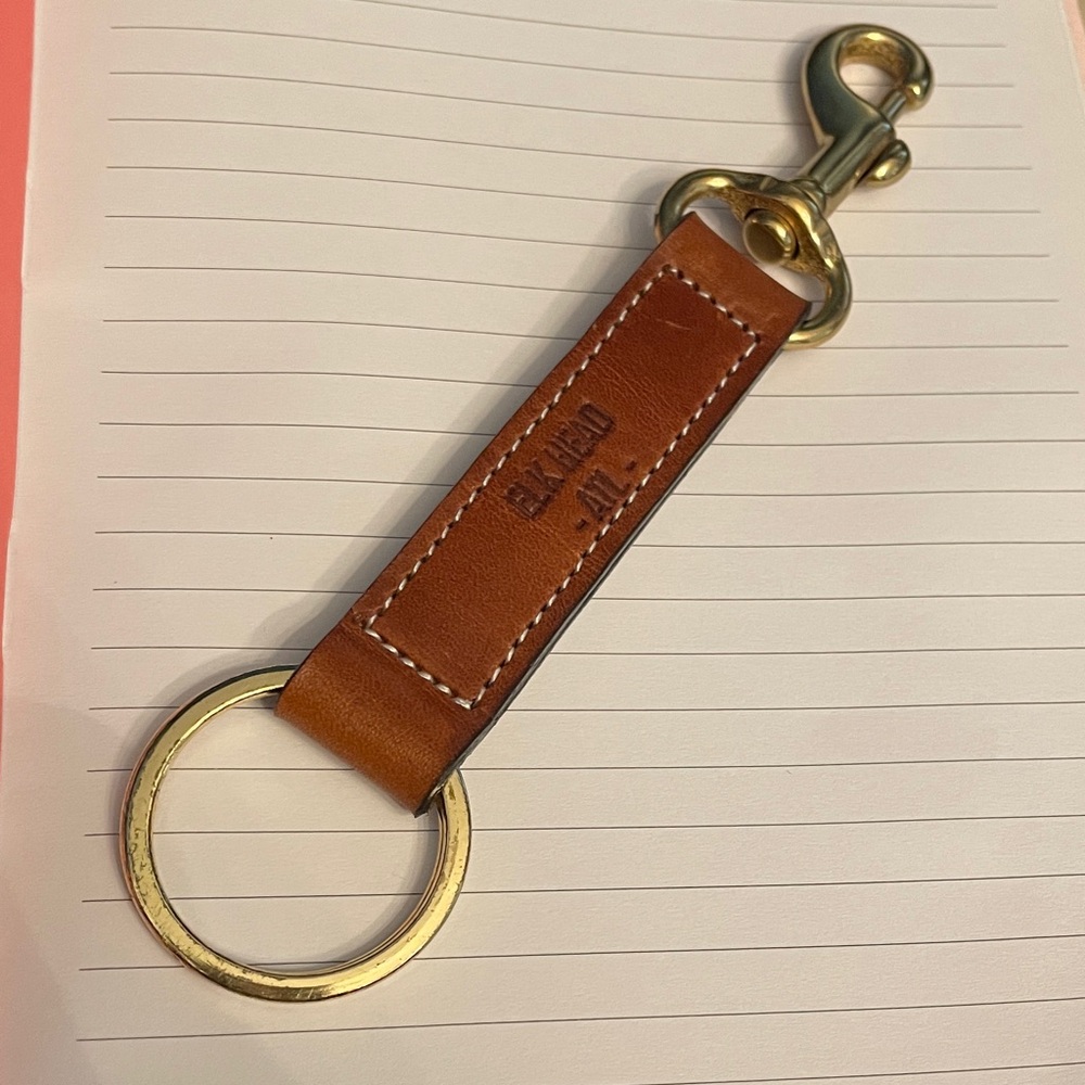 Elegant Brown Leather Key Holder with Gold Accents